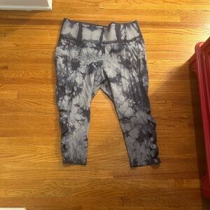 Lane Bryant Navy and Gray Patterned Leggings
LIV active brand